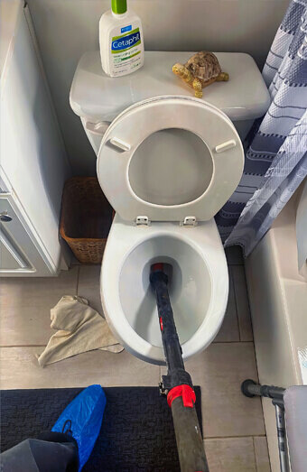 https://blockeddrainsbeckenham.com.au/uploads/2025/07/blocked-toilet-54169.jpg